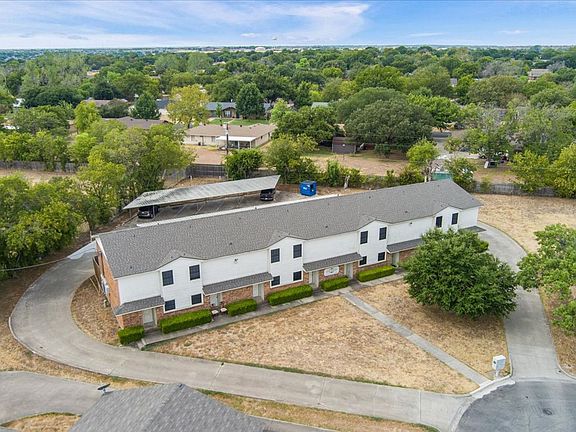 2nd image of 214 Romana Cir APT E