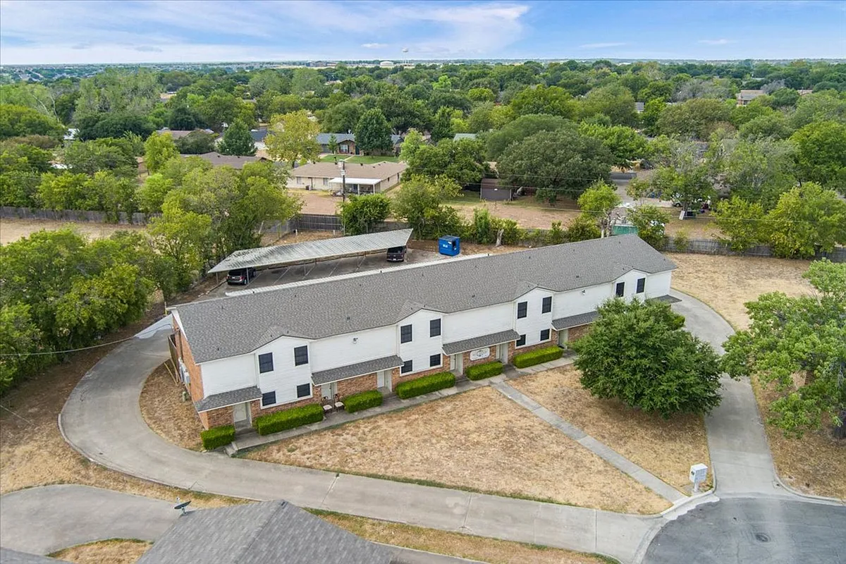 Building Photo - 214 Romana Cir #E