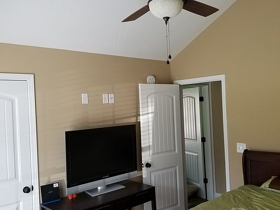3rd image of 503 Amberley Ct