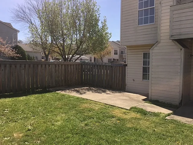 2 bed, 1.5 bath, $1,700 — Photo 2