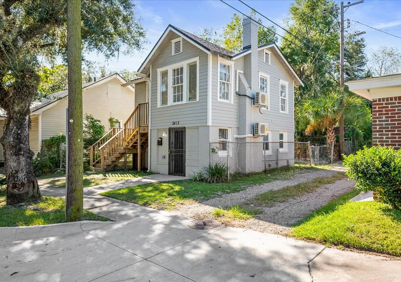 3 Bedroom, 2 Bathroom Home with Fenced Yard Pet Friendly! — Photo 1