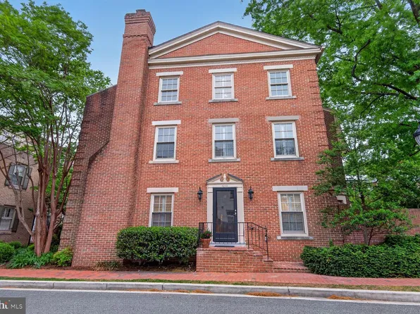 4383 Westover Pl NW, Washington, DC 20016