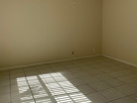 5th image of 11452 NW 43rd St #114542