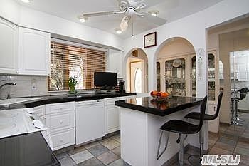 4th image of 2051 Salisbury Park Dr