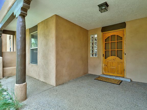 4th image of 308 Nicklaus Dr SE