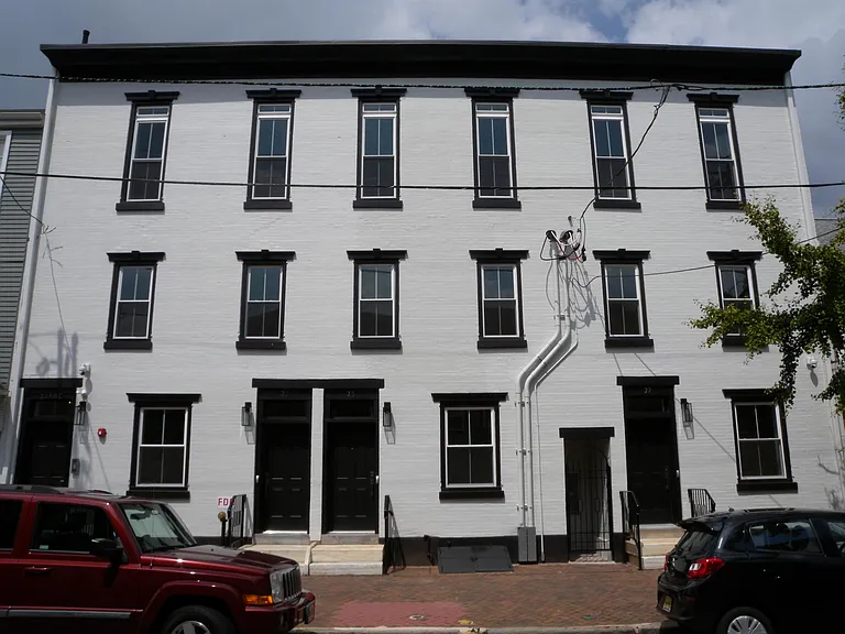 23-27 E Union St #23A — Photo 10
