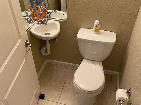 4th image of 300 Locust Dr Unit 21