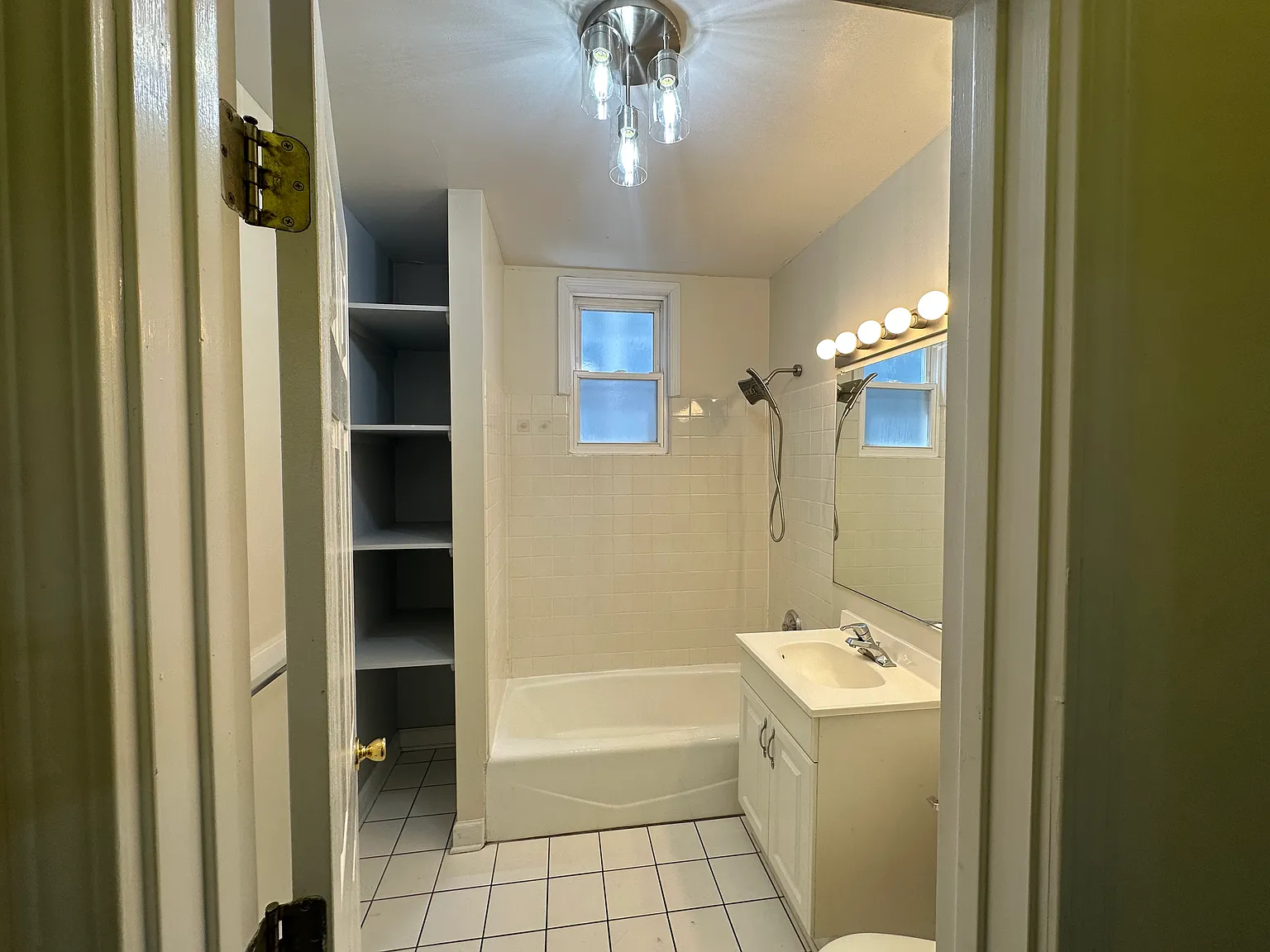 5 bed, $3,500 — Photo 4