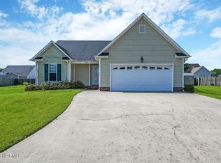 2412 Landru Ct, Winterville, NC 28590