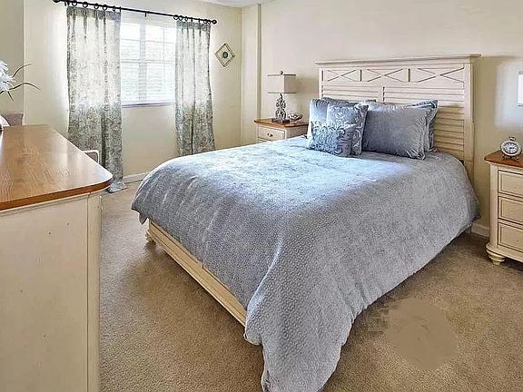 4th image of 250 Commercial Blvd #1