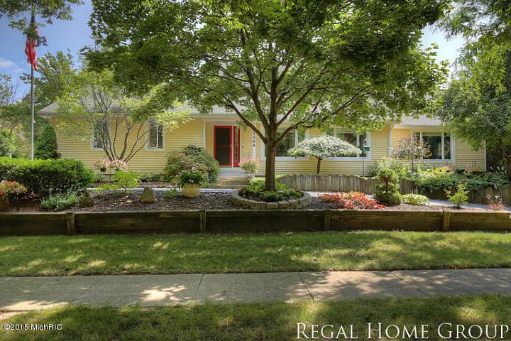 1st image of 2564 Birchcrest Dr SE