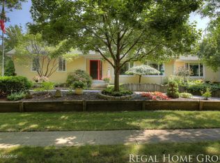 2564 Birchcrest Dr SE, Grand Rapids, MI 49506