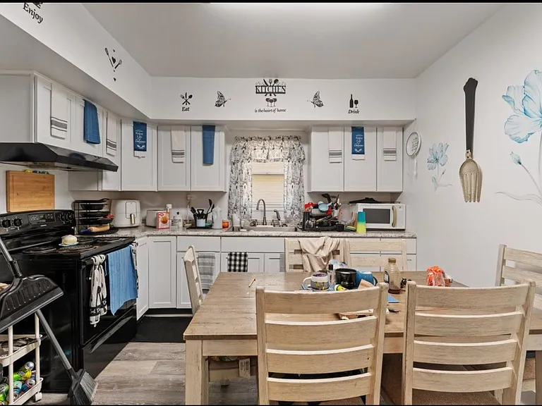303 S Rowland St #2 — Photo 9