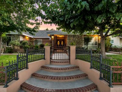 7951 Woodlake Ave, Canoga Park, CA, 91304