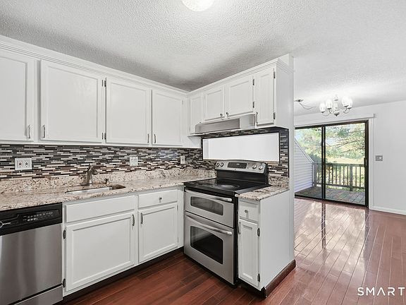 5th image of 13 Dutton Place Way #13