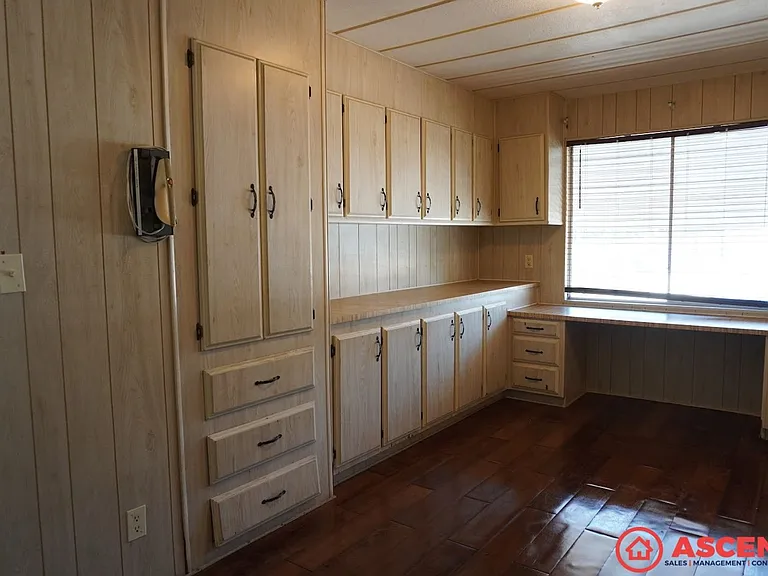 3605 Biltmore Ln — Photo 9