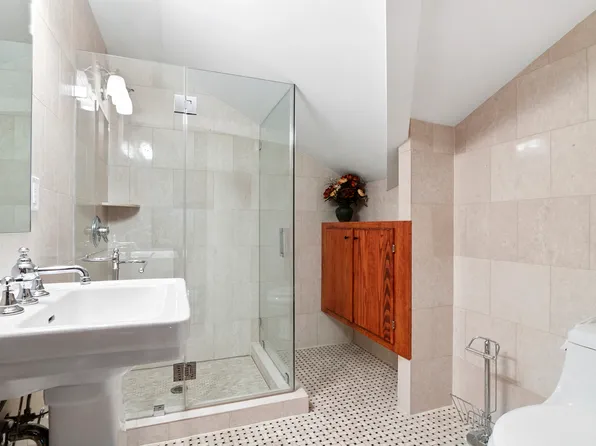 240 Battery Avenue image 13 of 21