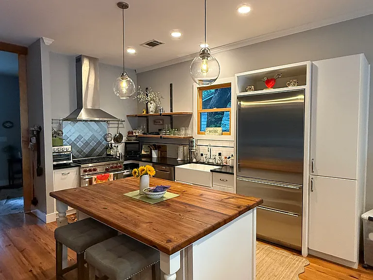 1205 S 6th St — Photo 3