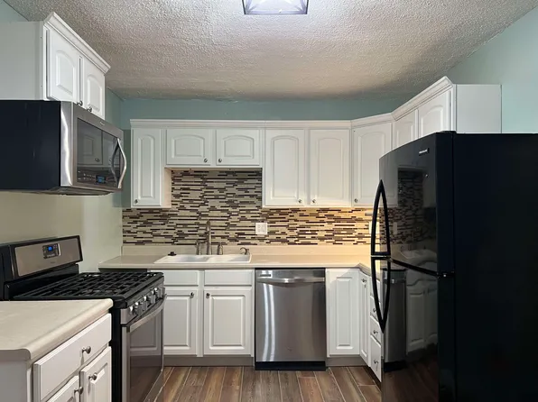 (undisclosed Address), West Newton, IN 46183