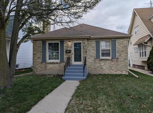 2404 La Salle St, Racine, WI 53402