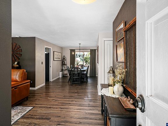 3rd image of 4965 Nadine Dr SE