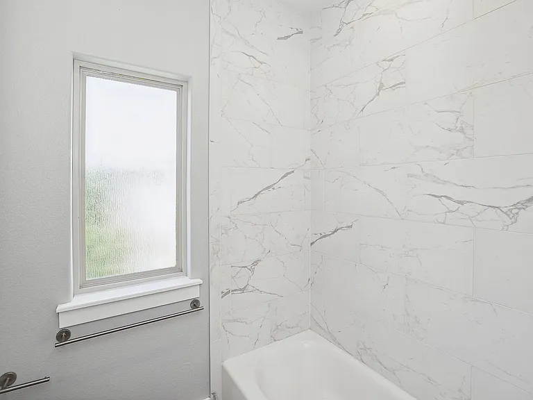 9240 Highland Springs Dr — Photo 34