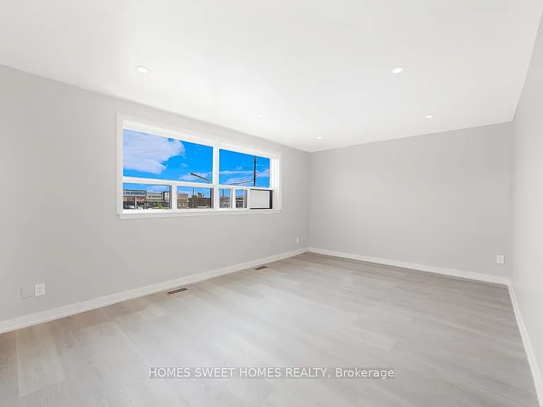 1352 Kennedy Rd #A — Photo 1