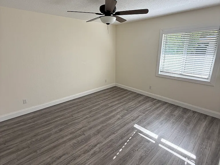4609 Bayshore Dr #5 — Photo 10