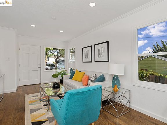 4th image of 1327 Mariposa St