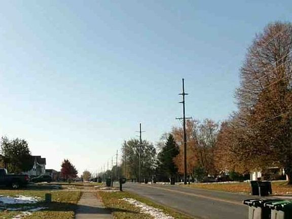 Exterior Neighborhood (street photo)