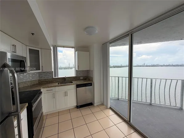 7601 E Treasure Dr APT 2220, North Bay Village, FL 33141