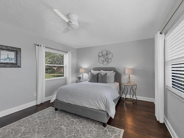 113 Harbor View Ln — Photo 35