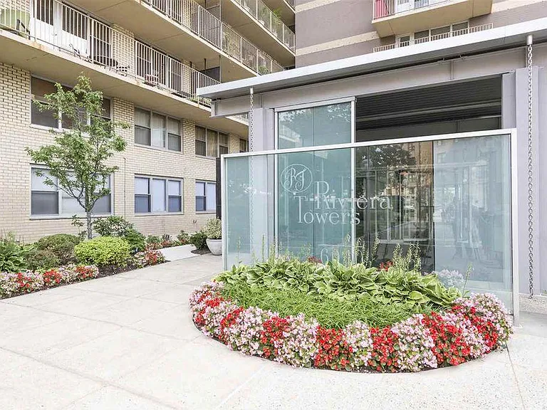 6040 Kennedy Blvd E #8 — Photo 13