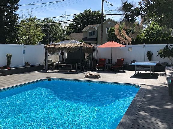 4th image of 621 Howard Ave