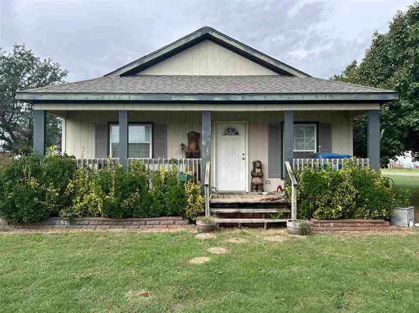 220 N Symcox St, Cordell, OK 73632