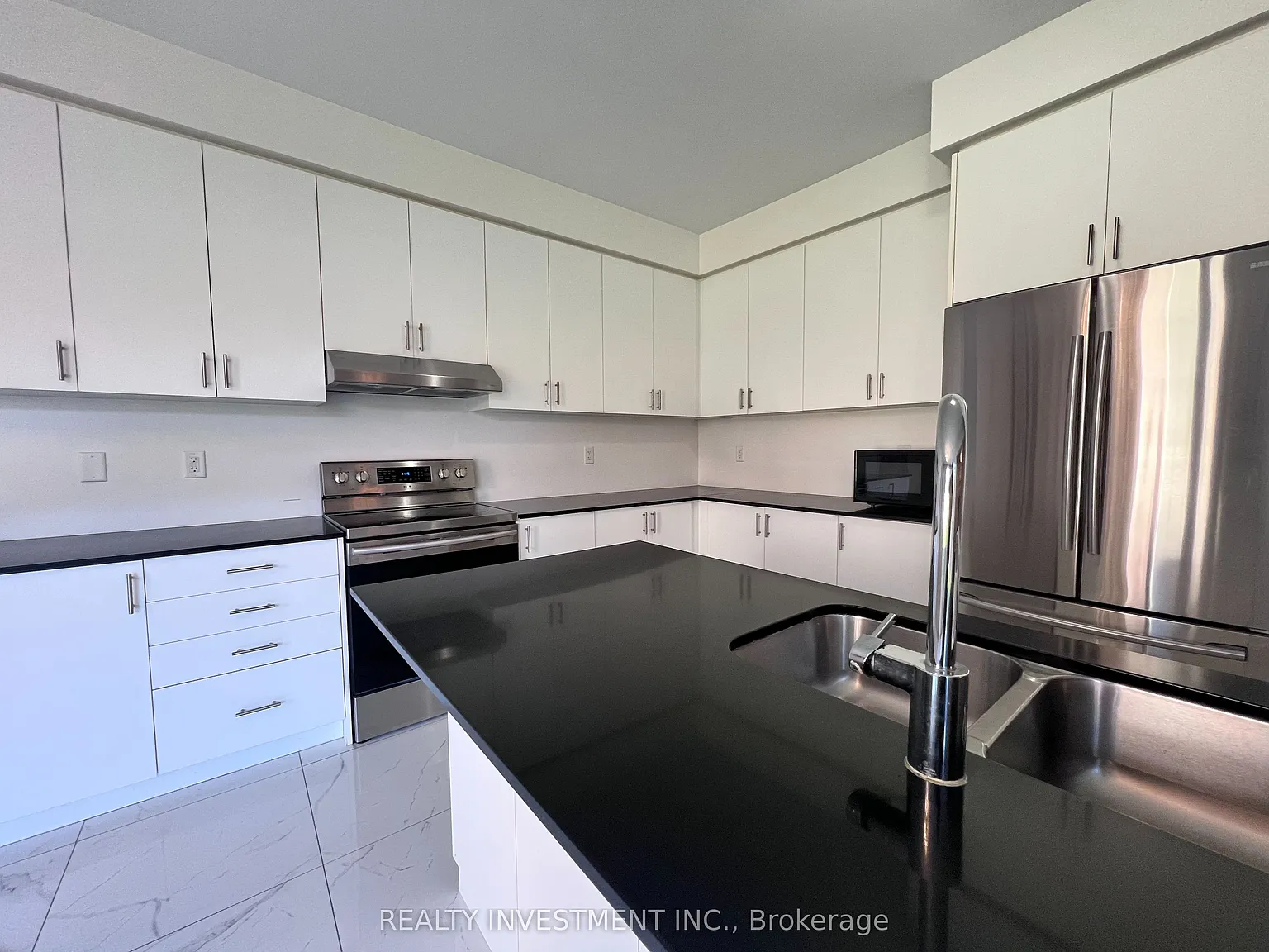 4 bed, $4,000 — Photo 4