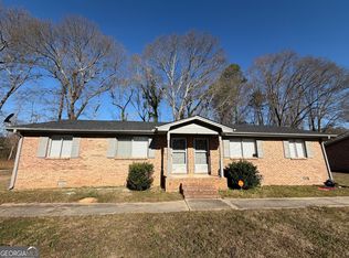 824 Jesters Lake Dr, Jonesboro, GA 30236