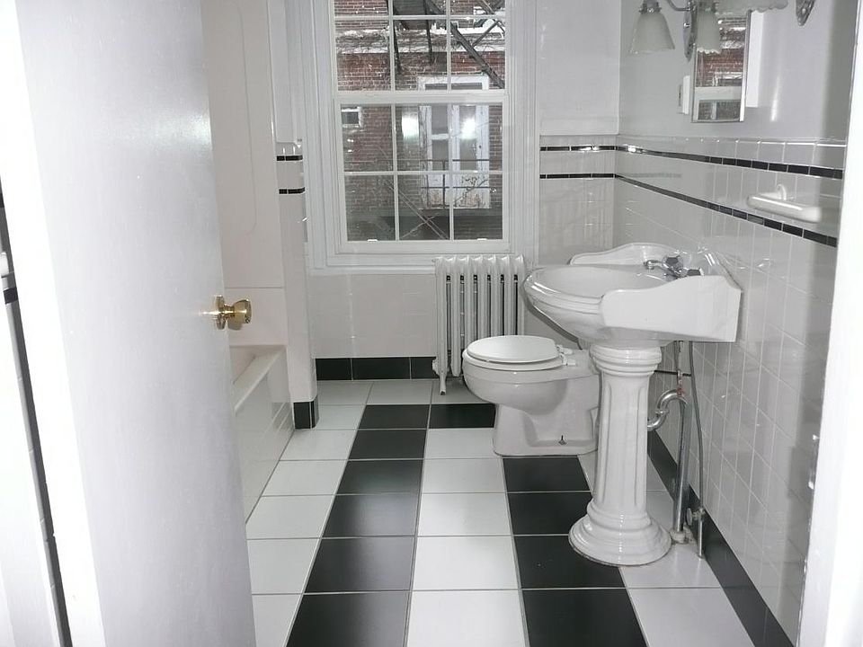 1st image of 407 S 42nd St APT 3r