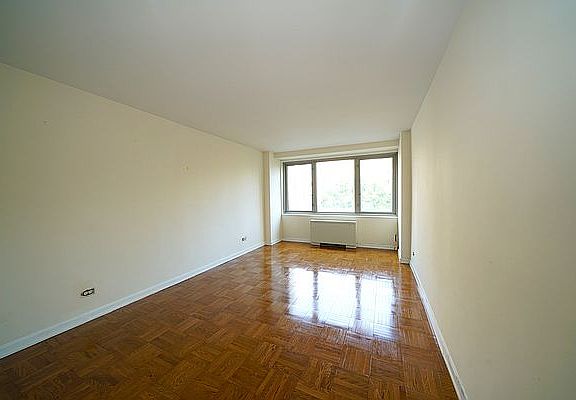 4th image of 444 E 82nd St APT 9S