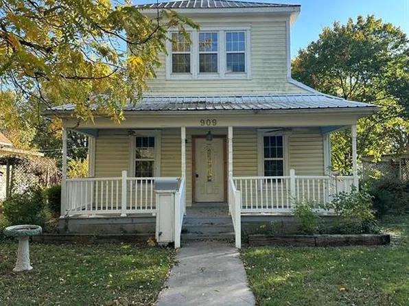 909 Lincoln St, Neodesha, KS 66757