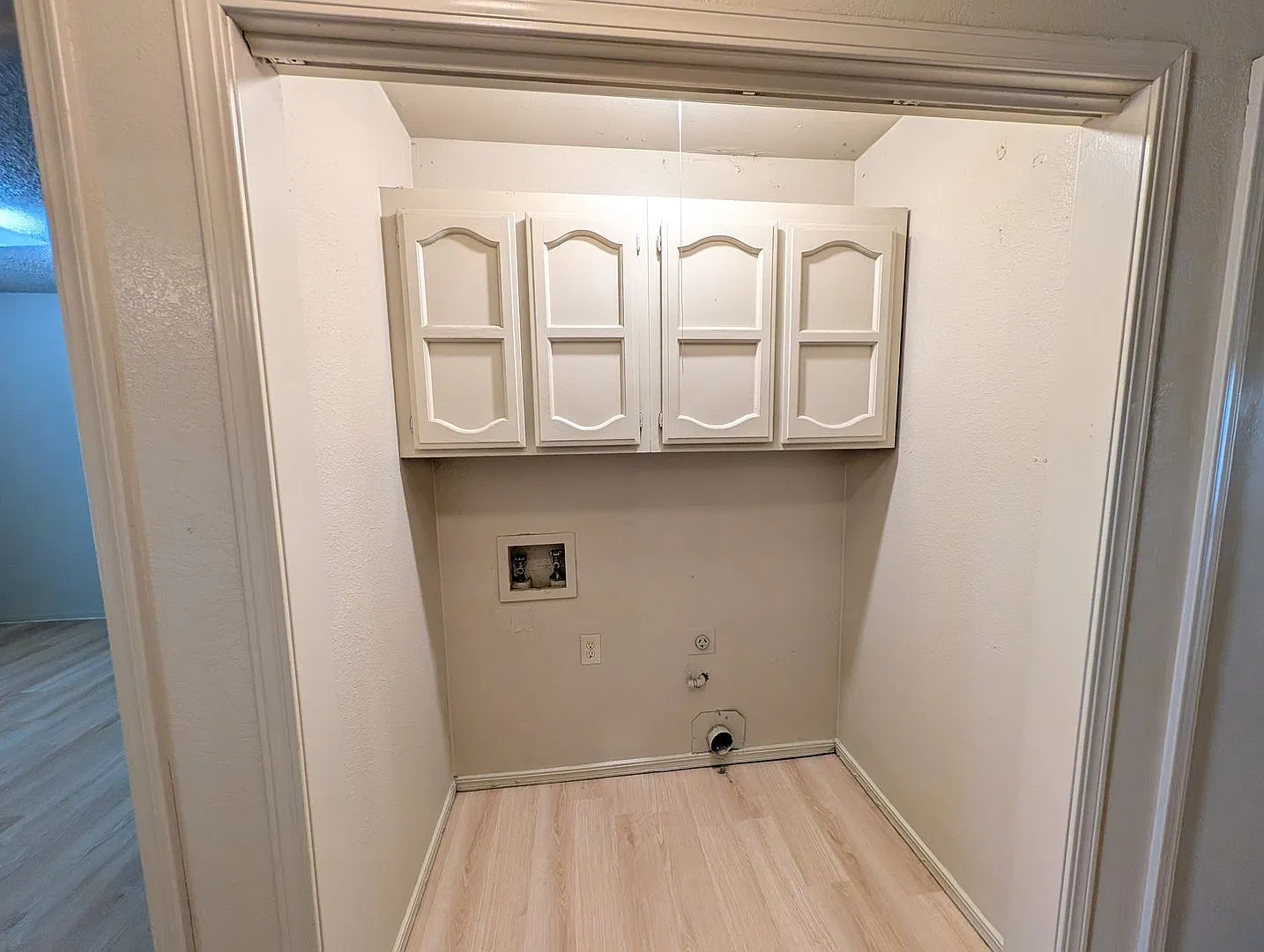 Updated 2-Bedroom Duplex | Glenpool Schools | Garage & Spacious Backyard! — Photo 2