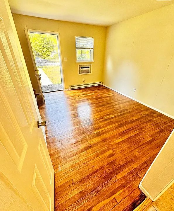 1st image of 2300 Barton Ave #6
