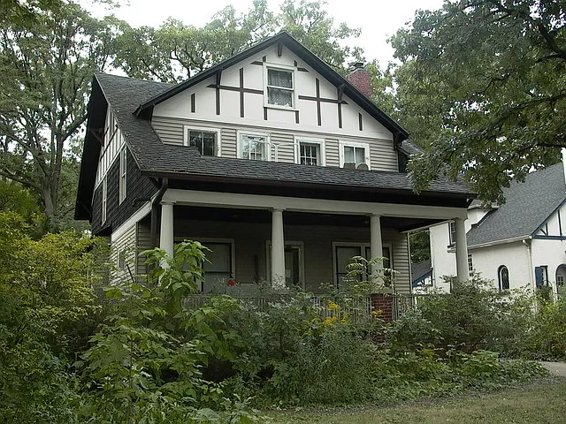 162 Woodside Rd photo 1