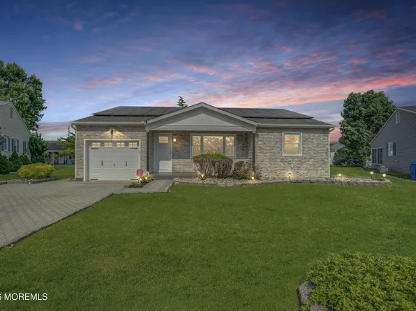 7 Bedford Court, Toms River, NJ 08757
