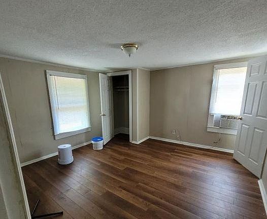 4th image of 819 Lexington Ave #B