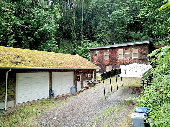 2nd image of 1809 W Lake Sammamish Parkway SE
