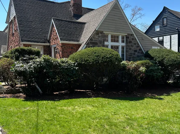 590 Maitland Ave, Teaneck, NJ 07666