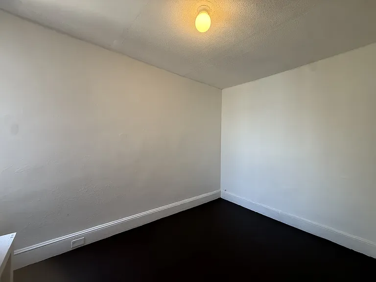1524 S Dover St — Photo 14
