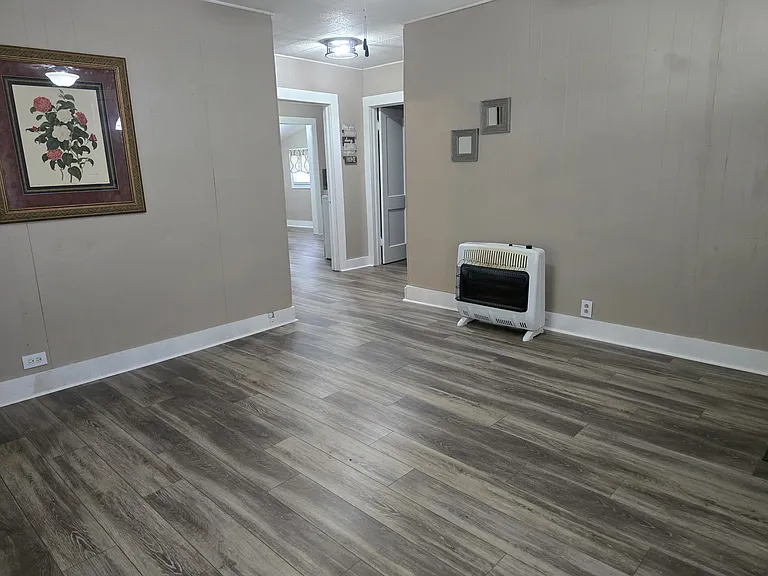 813 S Rogers St — Photo 5