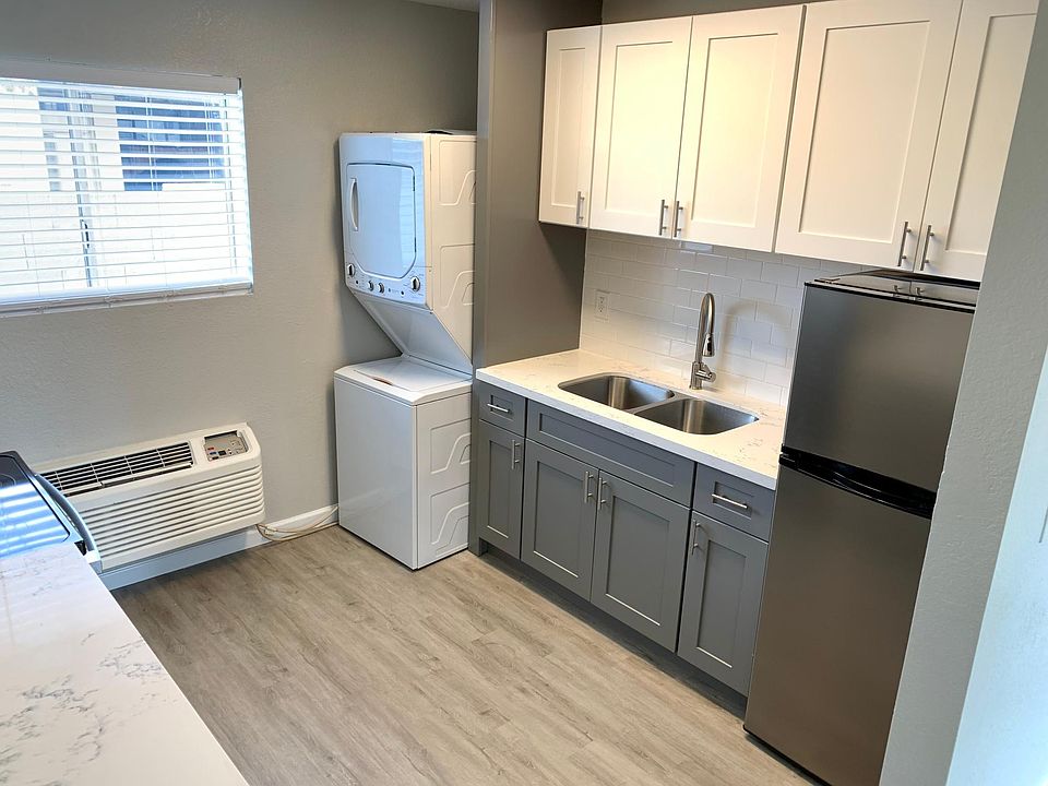 1st image of 2020 W Orangewood Ave #112